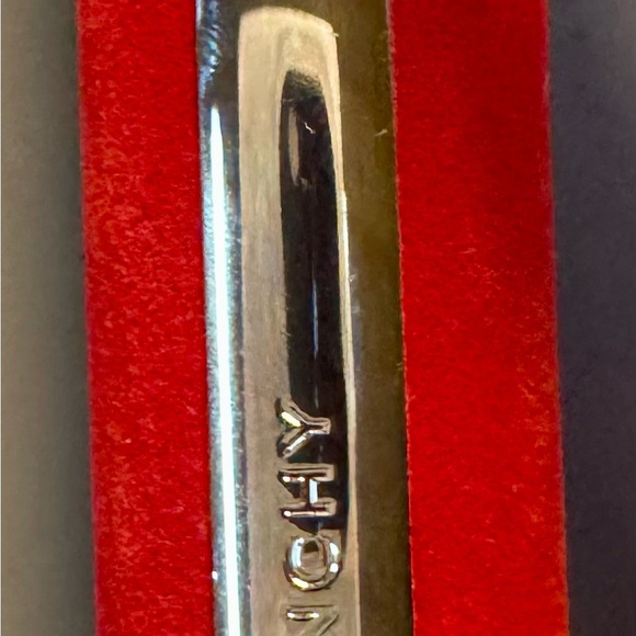 🆕 NWOB Givenchy Le Rouge Deep Velvet Matte Lipstick #26 Framboise Velours - Picture 3 of 5